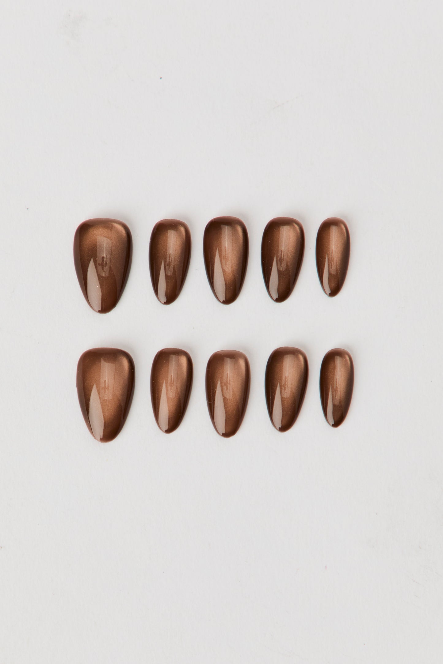 CatEye-Fall Almond